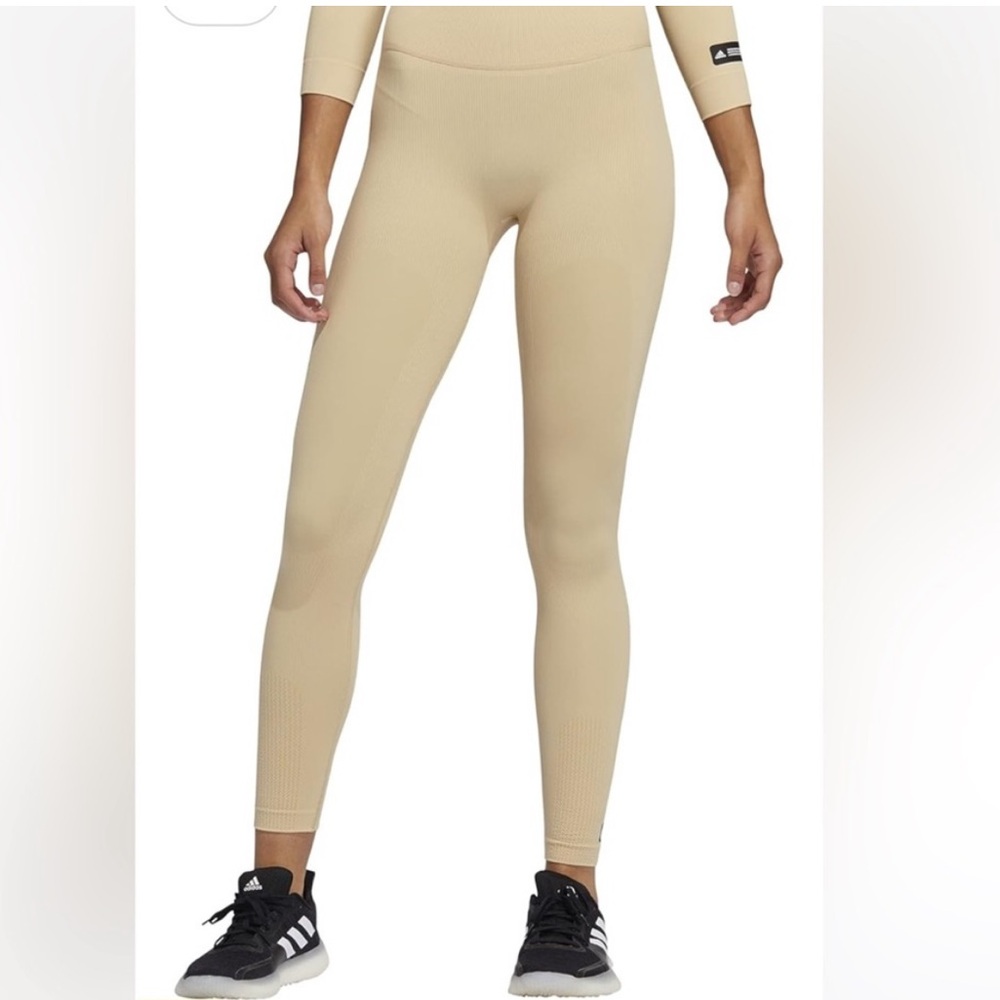 Adidas Formotion Training Sculpt Seamlessly Hazy Beige Tights, size m NWT $40